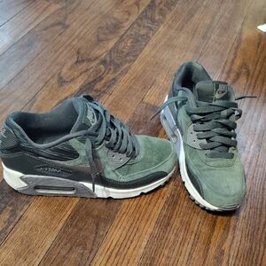 Nike Air Max Olive Sneakers